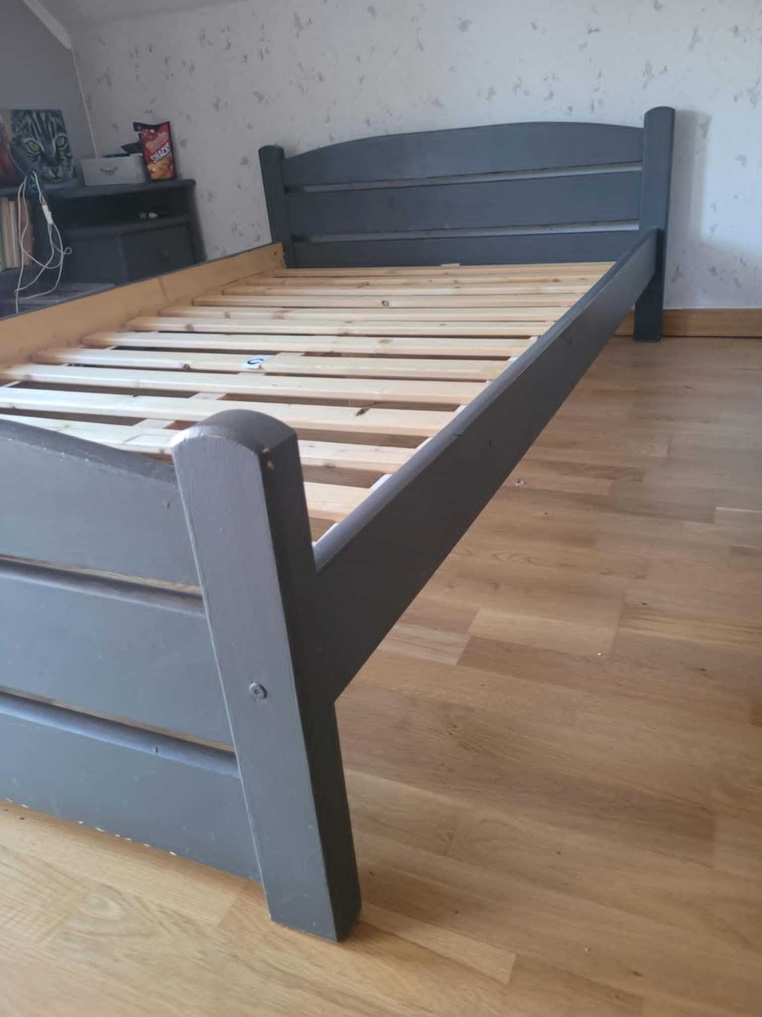 Łóżko bez materaca