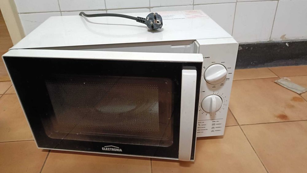 Micro-ondas em bom estado