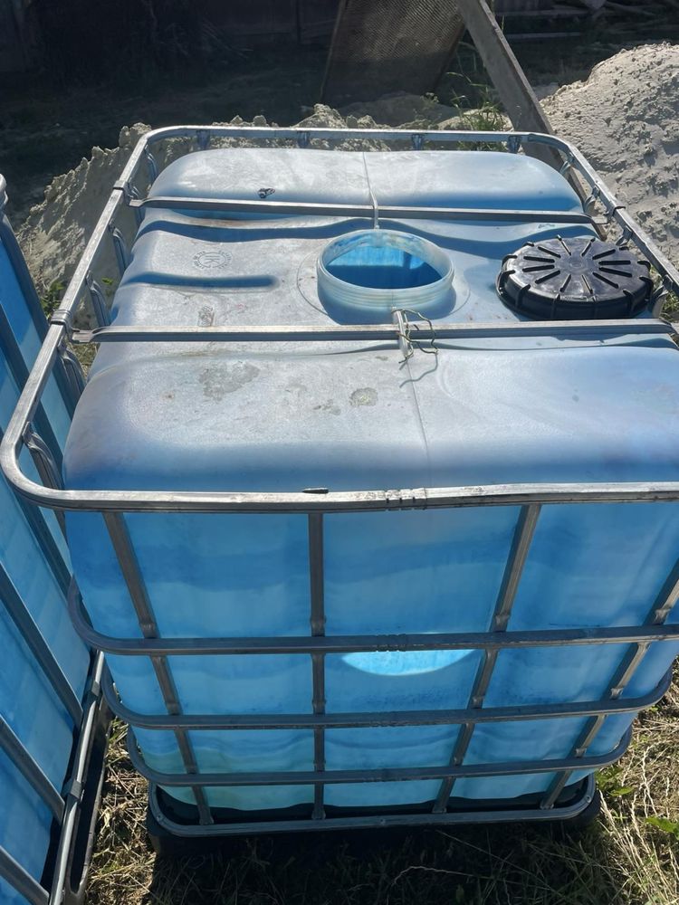 Продам кубові бочки