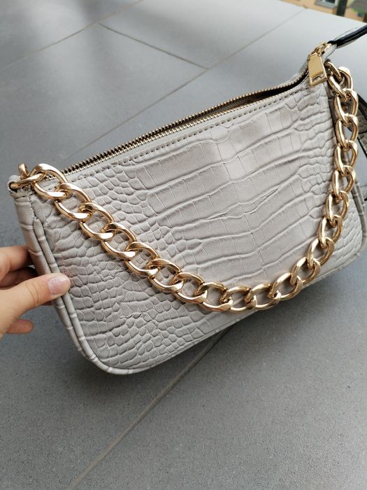 Sprzedaję torebkę w dobrym stanie