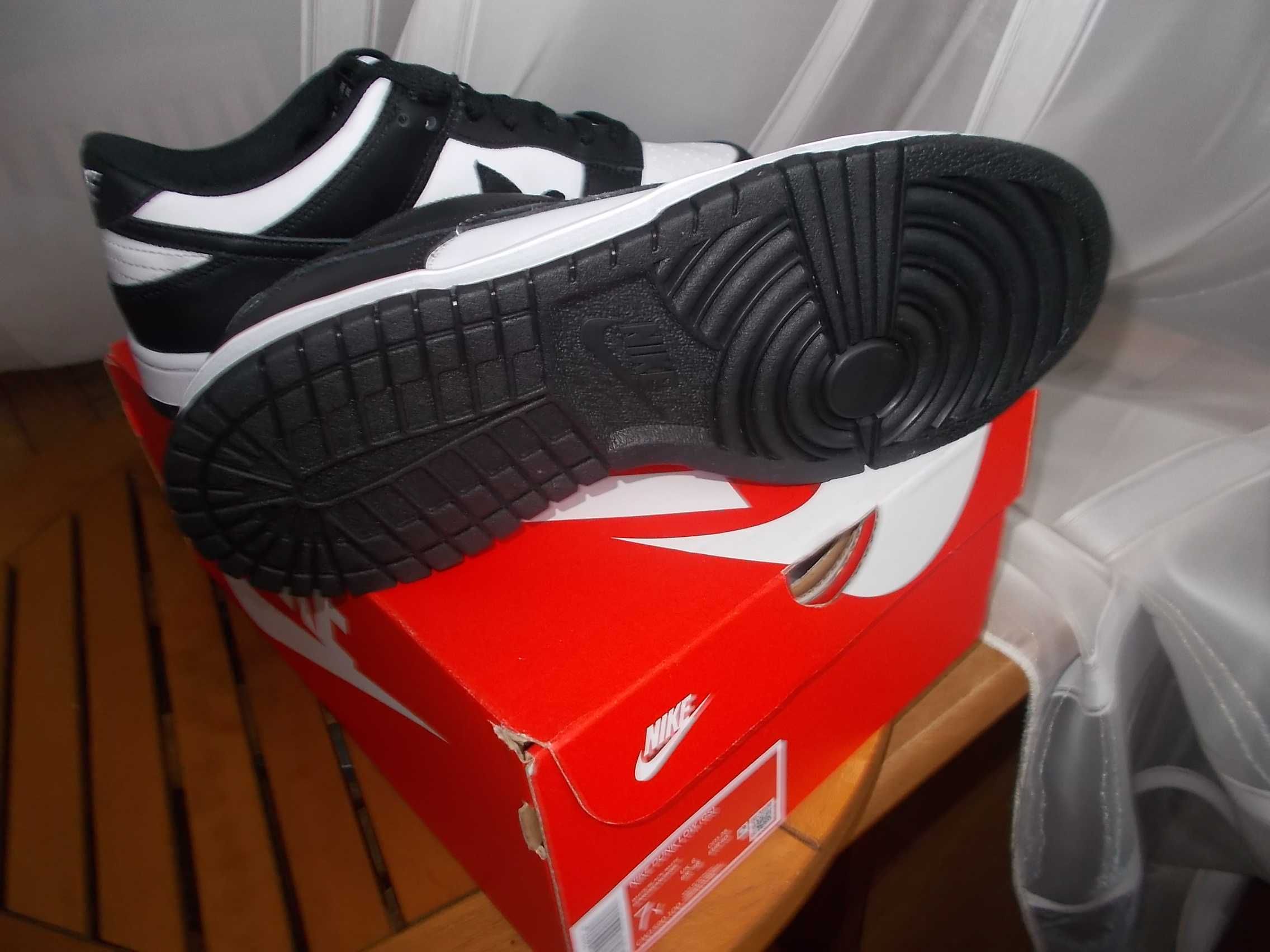 (roz. 40 -25 cm) Nike Dunk Low Black White 2021 Jordan 1 Dunk Panda