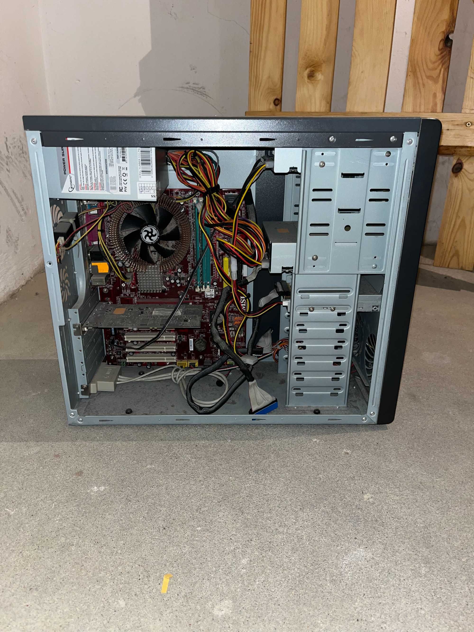 Komputer stacjonarny retro radeon 9600XT AMD Athlon