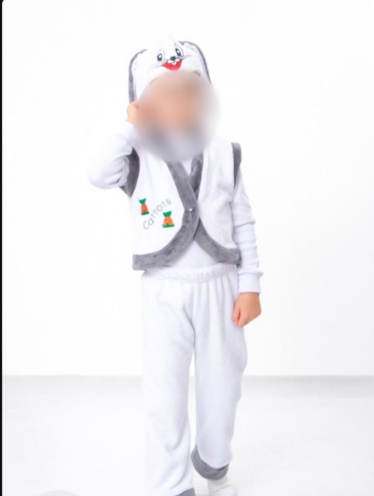 Карнавальний костюм зайчика