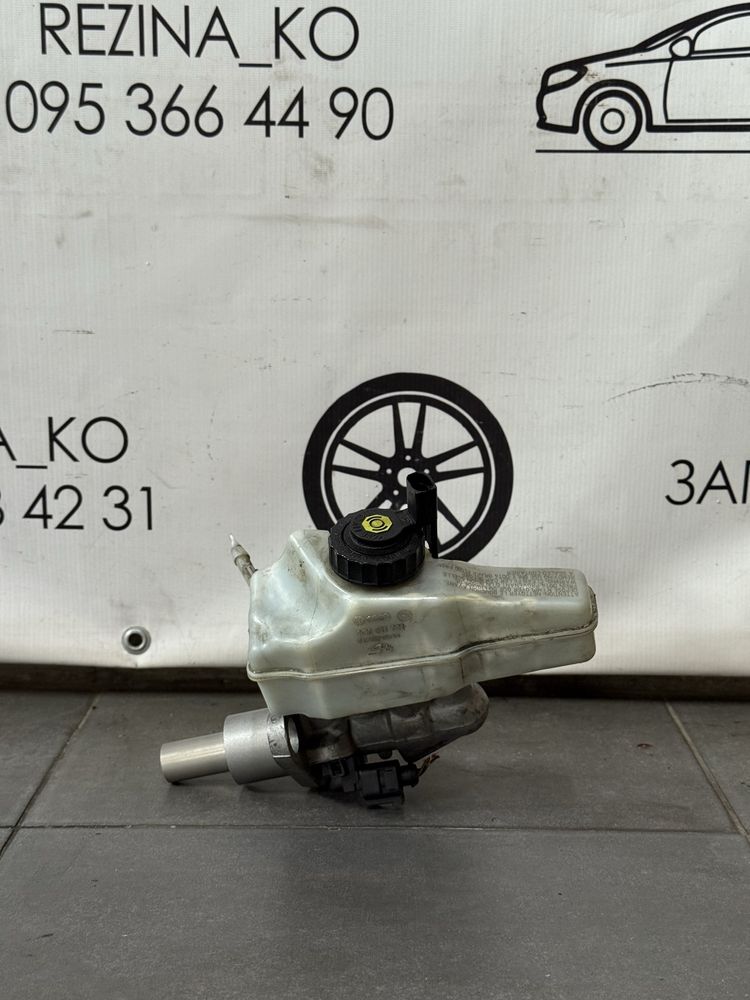 Головний циліндрик гальм Volkswagen Passat B6 2.0 TDI 2005-2010 р.
