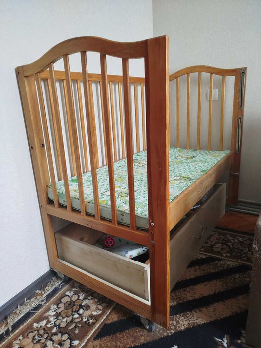 Ліжечко дитяче, натуральне дерево