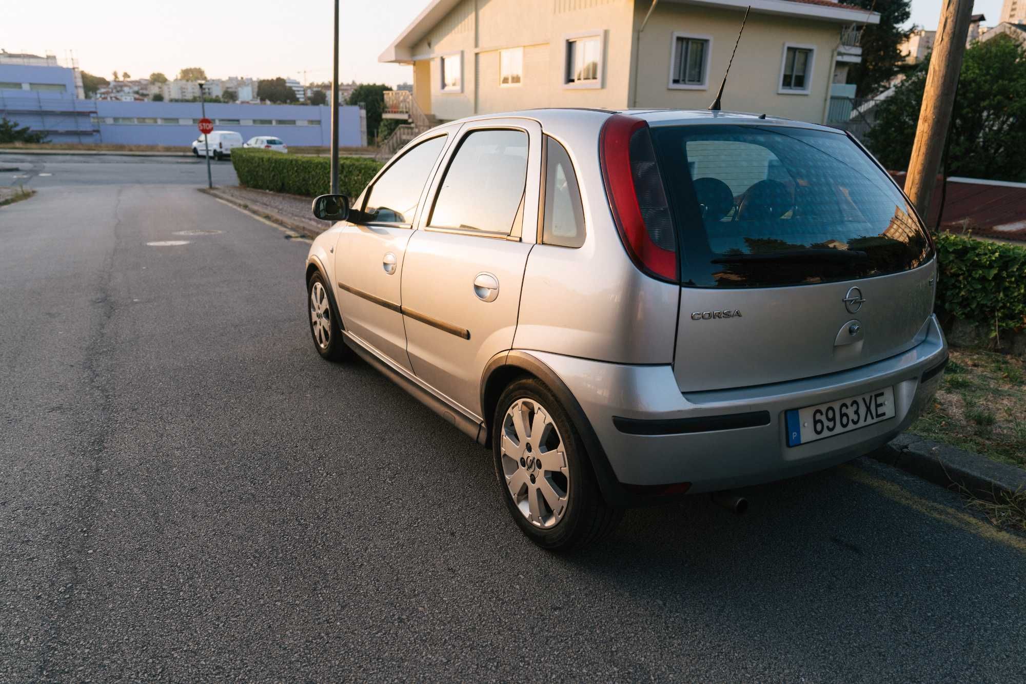 Opel Corsa C 1.2 Gasolina - em bom estado!
