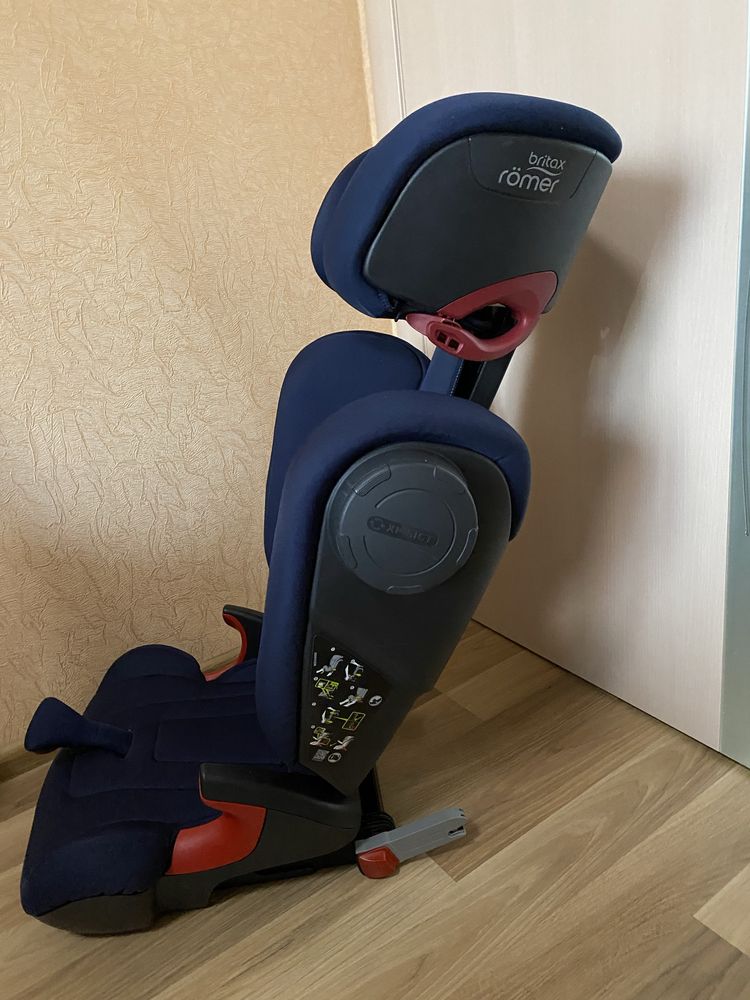 Автокресло Britax-Romer Kidfix2 S 3-12 лет 15-36 кг группа 2/3 Бустер