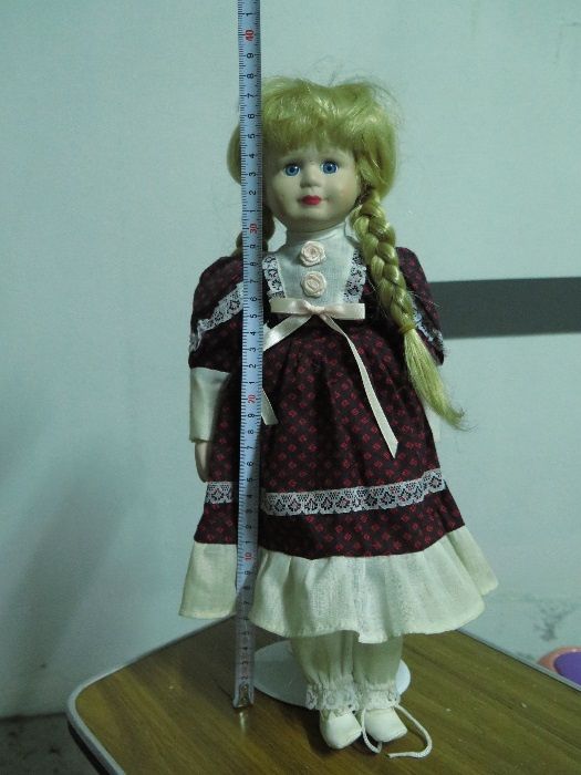 Boneca em louça (coleção)