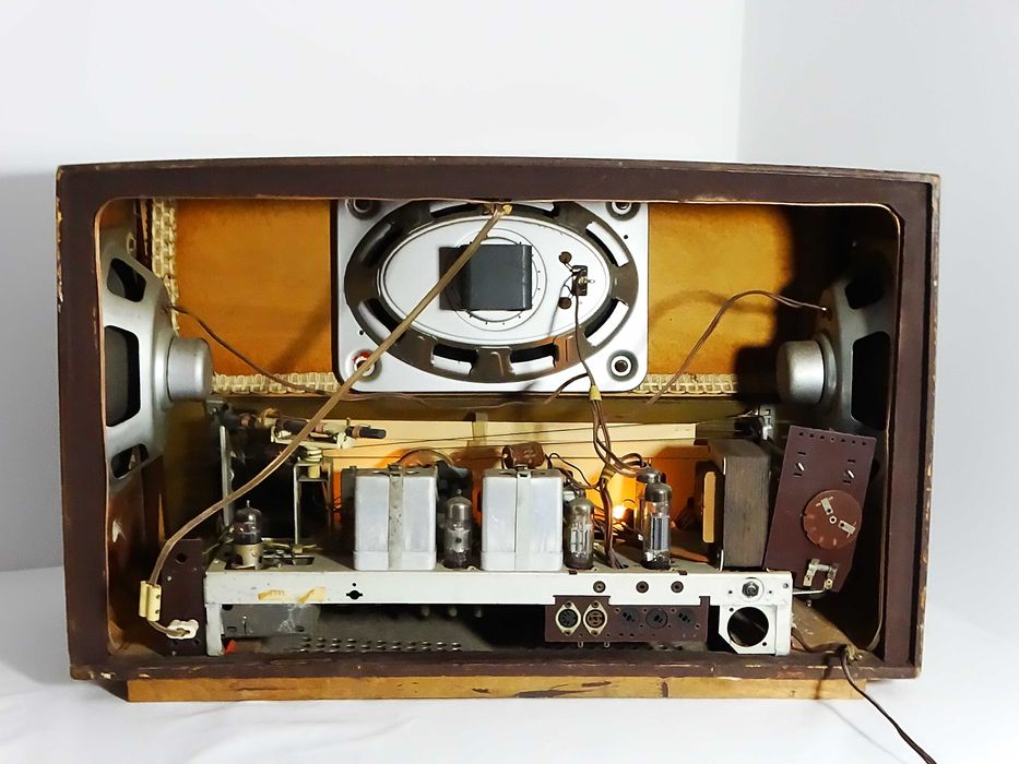Vollstereo 609W EM84 radio produkowane Kuba-Imperial w latach 1960.