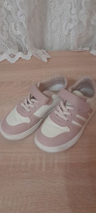 Кросівки, 32 розмір