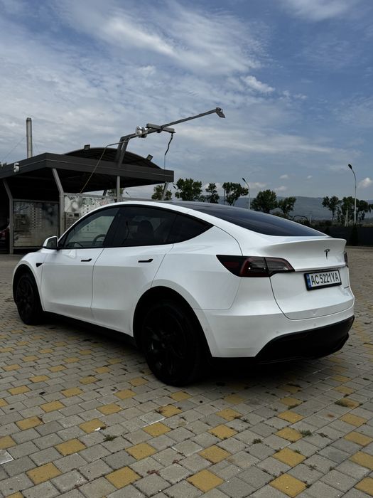 Tesla Model Y 2023  Long Range DM 82kw (Європа)