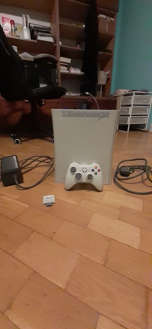 Konsola xbox 360 pełne okablowanie dysk 1 pad adapter wifi