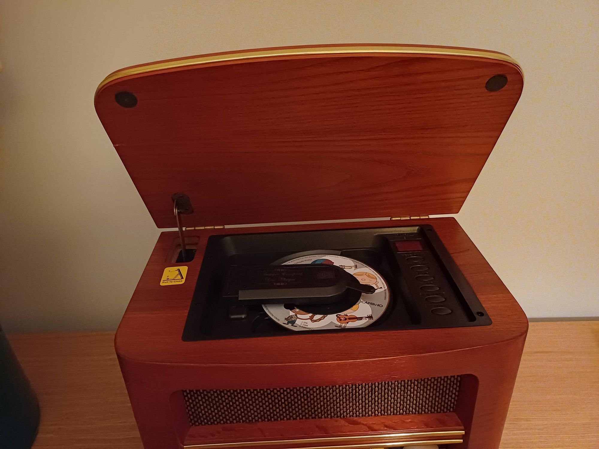 Rádio leitos CD e USB, vintage