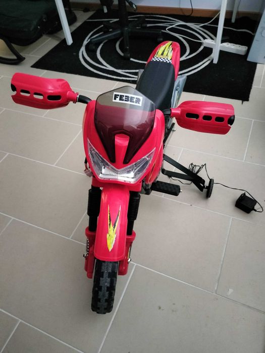 Moto elétrica de criança Feber