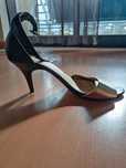 Sapato aberto preto e dourado 40