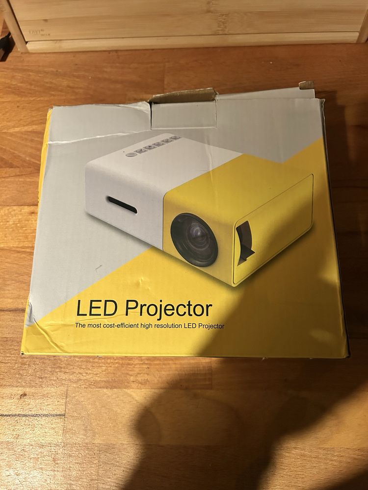 Projektor mini rzutnik led  24-60 cali TFT Lcd