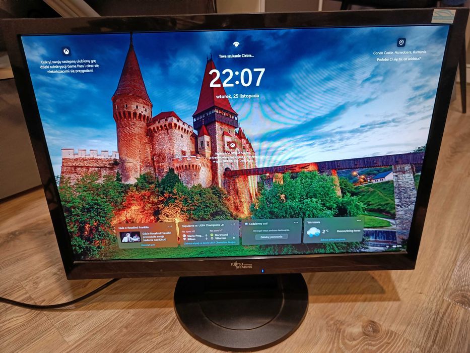 Monitor 22" Fujitsu Siemens LSL 3220WS + Bogaty Zestaw Kabli
