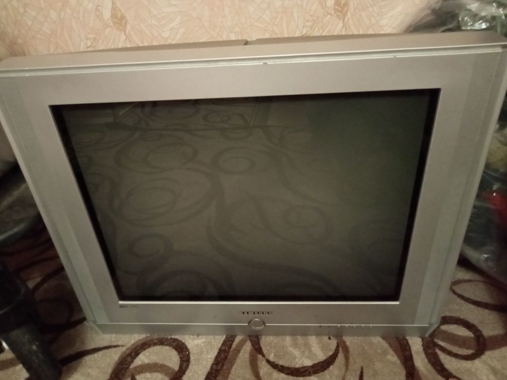 Телевизор   500грн