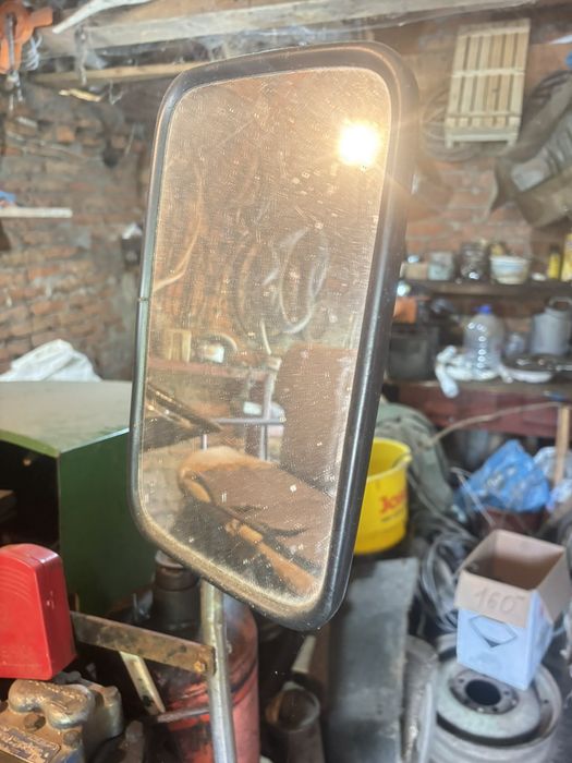 Саморобний трактор з документами