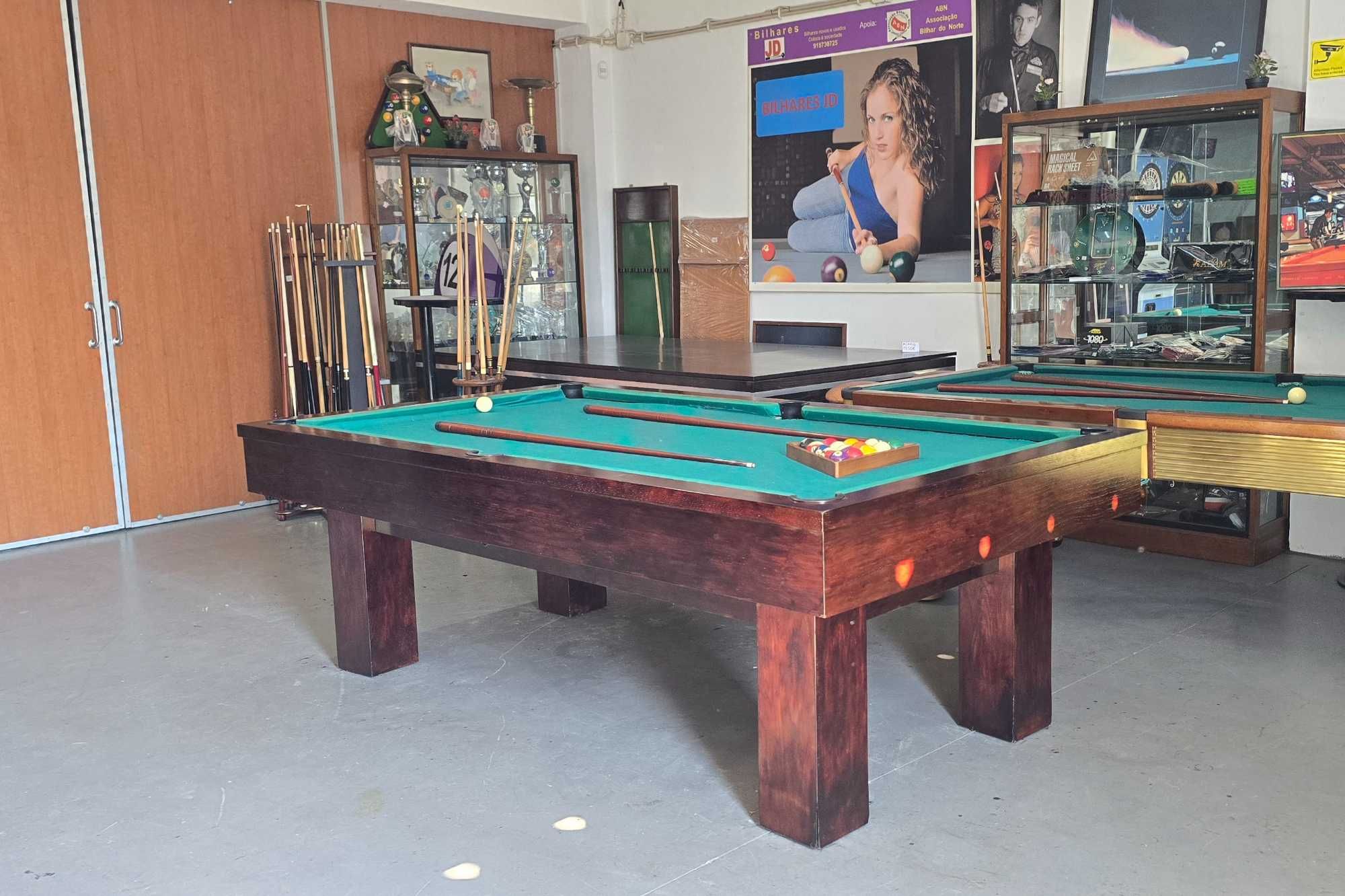 Bilhar Snooker/Mesa Jantar c/ bancos
