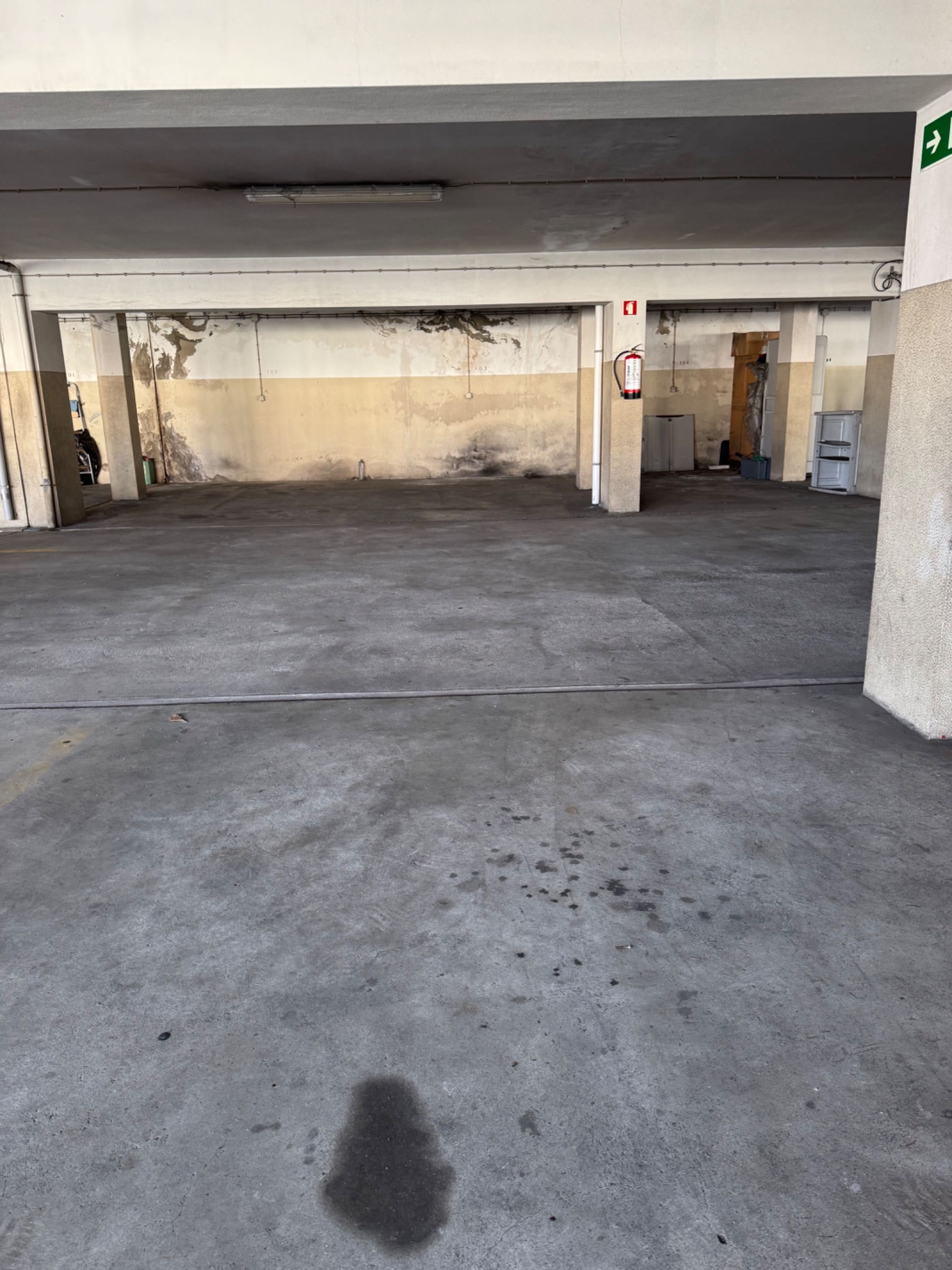 Lugar de garagem (Urbanização Mãos-a.obra) 1º andar