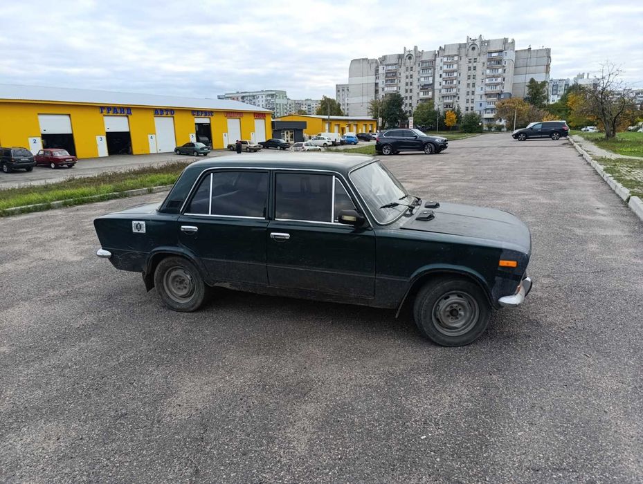 Автомобіль ВАЗ 2103