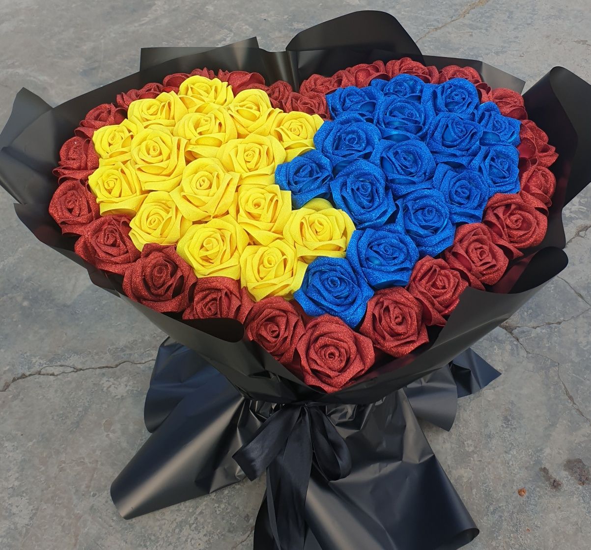 Квіти з атласної стрічки!Акрилові куби,бокси!