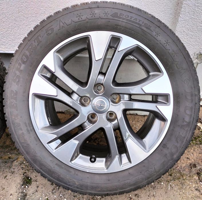 Felgi z oponami zimowymi Opel Vivaro Zafira 7x17 ET46 5x108