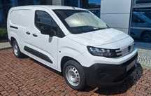 Peugeot Partner Furgon Long 950kg BlueHDi 130 KM S&amp;S EAT8 Bogaty