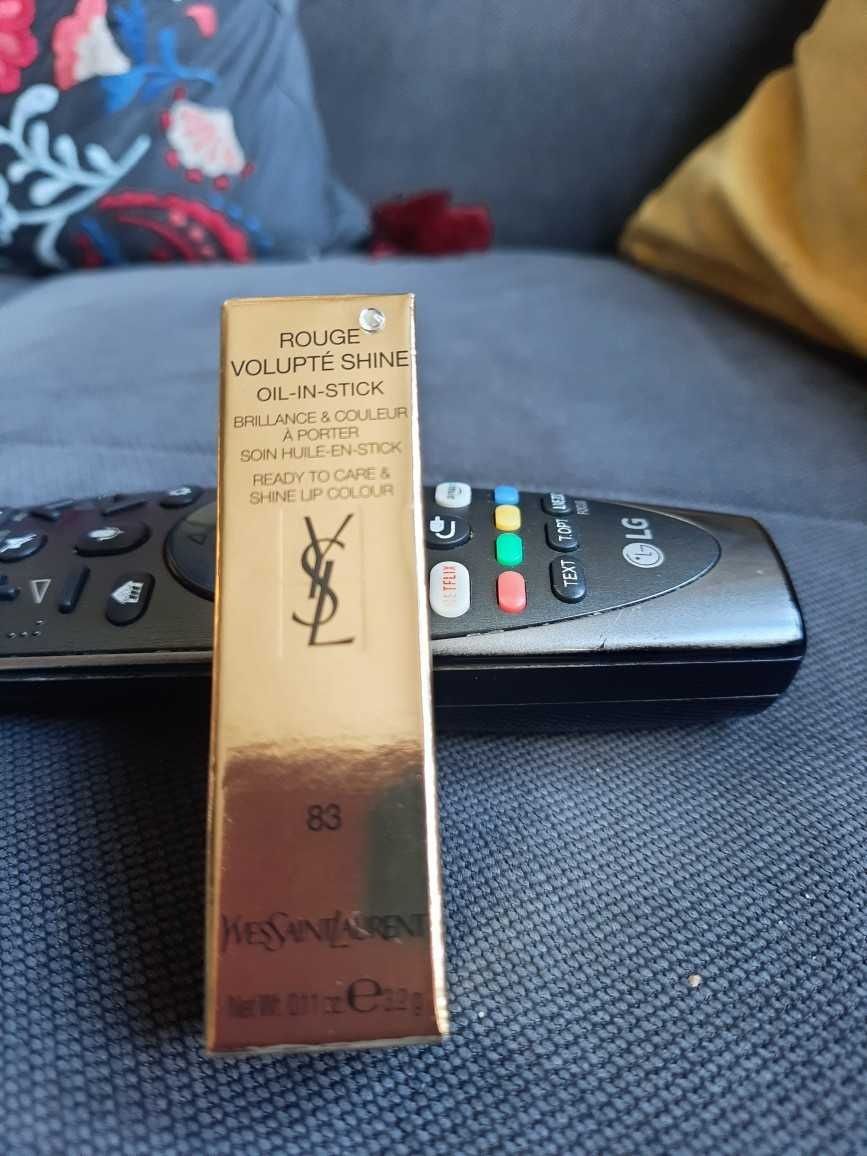 Szminka Yves Saint Laurent kolor 83