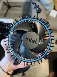 Świetne chłodzenie komputerowe marki Intel.