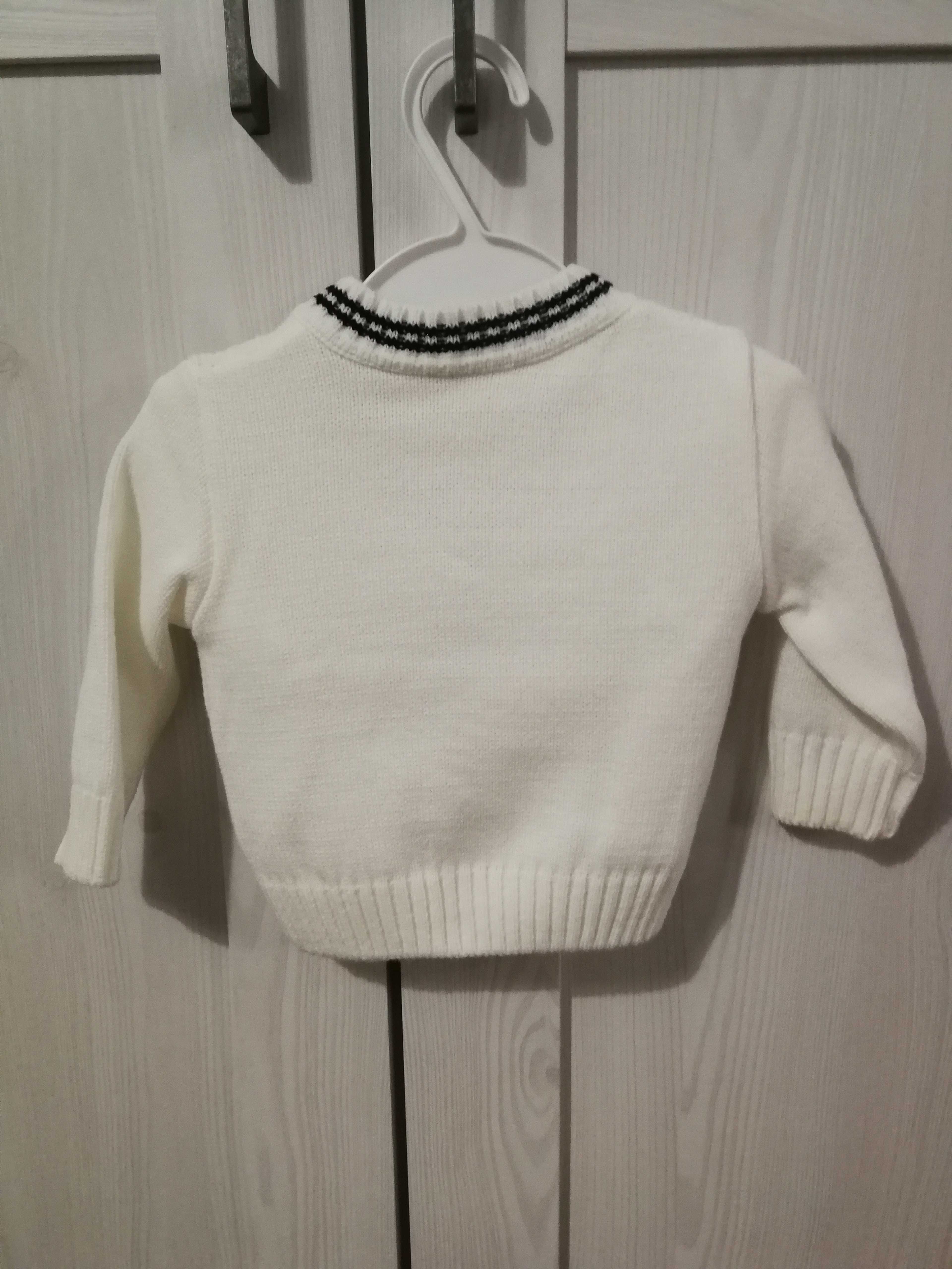 Biały Sweterek r. 68