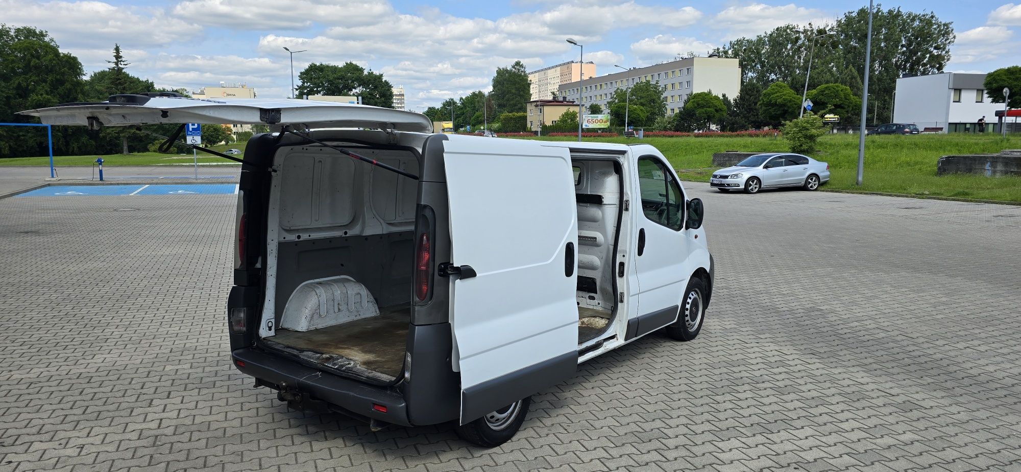 Opel Vivaro 1.9 CDTI 101 ps 2004 rok 6 biegow Błaszak Hak Zapraszam