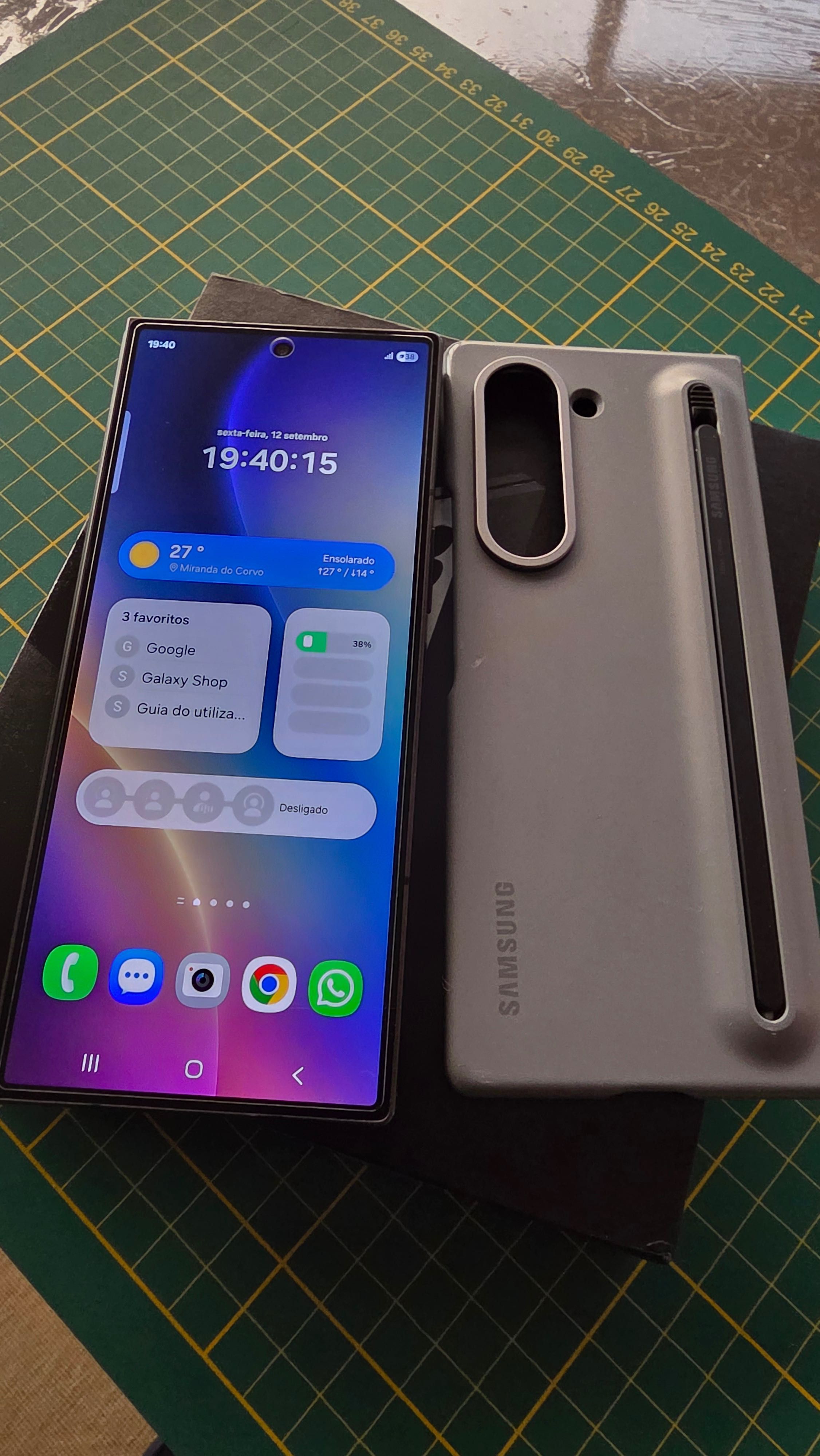 Samsung Galaxy Z fold 6 (Carbon Edition)
