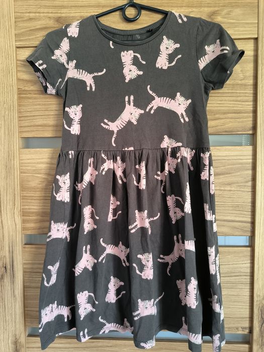 Sukienka rozmiar 140