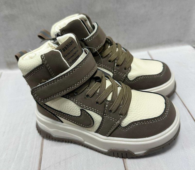 Зимові дитячі кросівки на овчині  bessky   коричневі  26-29