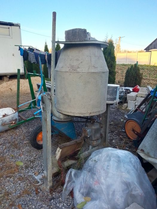 Betoniarka fabryczna 150l.