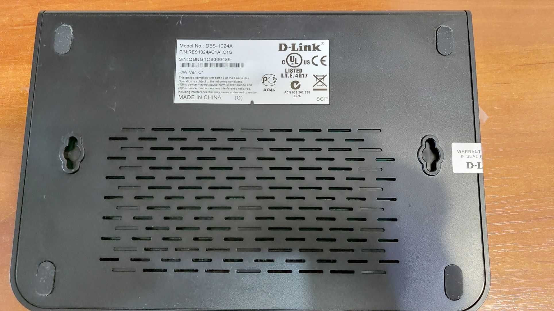 Комутатор D-Link DES-1024A