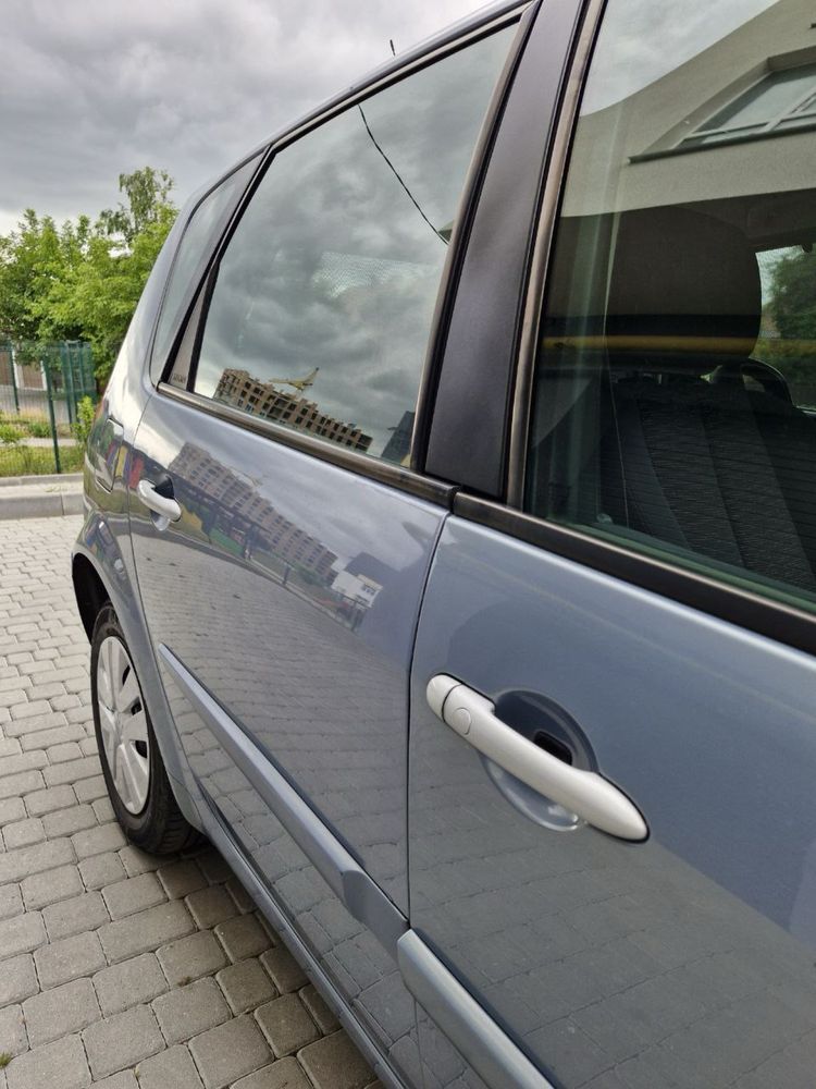 Renault Scenic 2007р 1.6 бензин