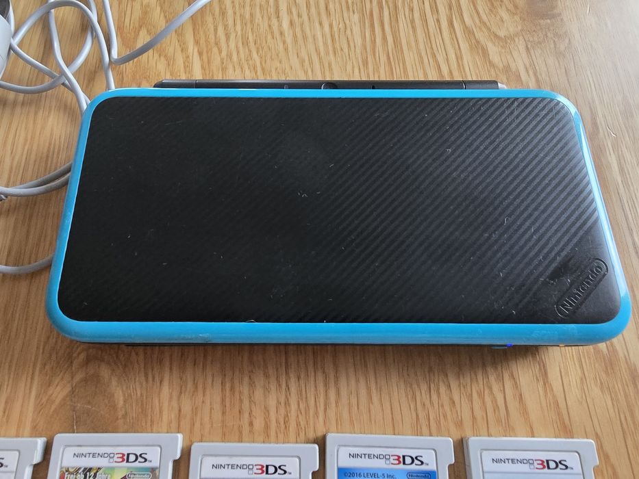 New Nintendo 2 DS XL i 5 gier