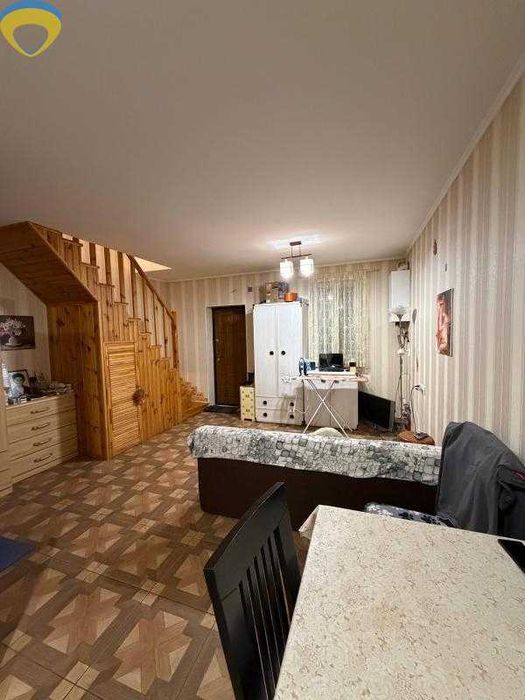 Продам дворівневу квартиру з ремонтом та укомплектовану - Авангард