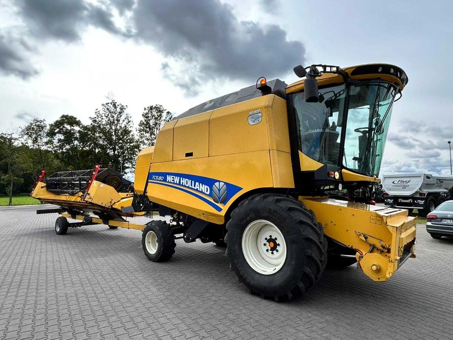 Kombajn New Holland TC5.80