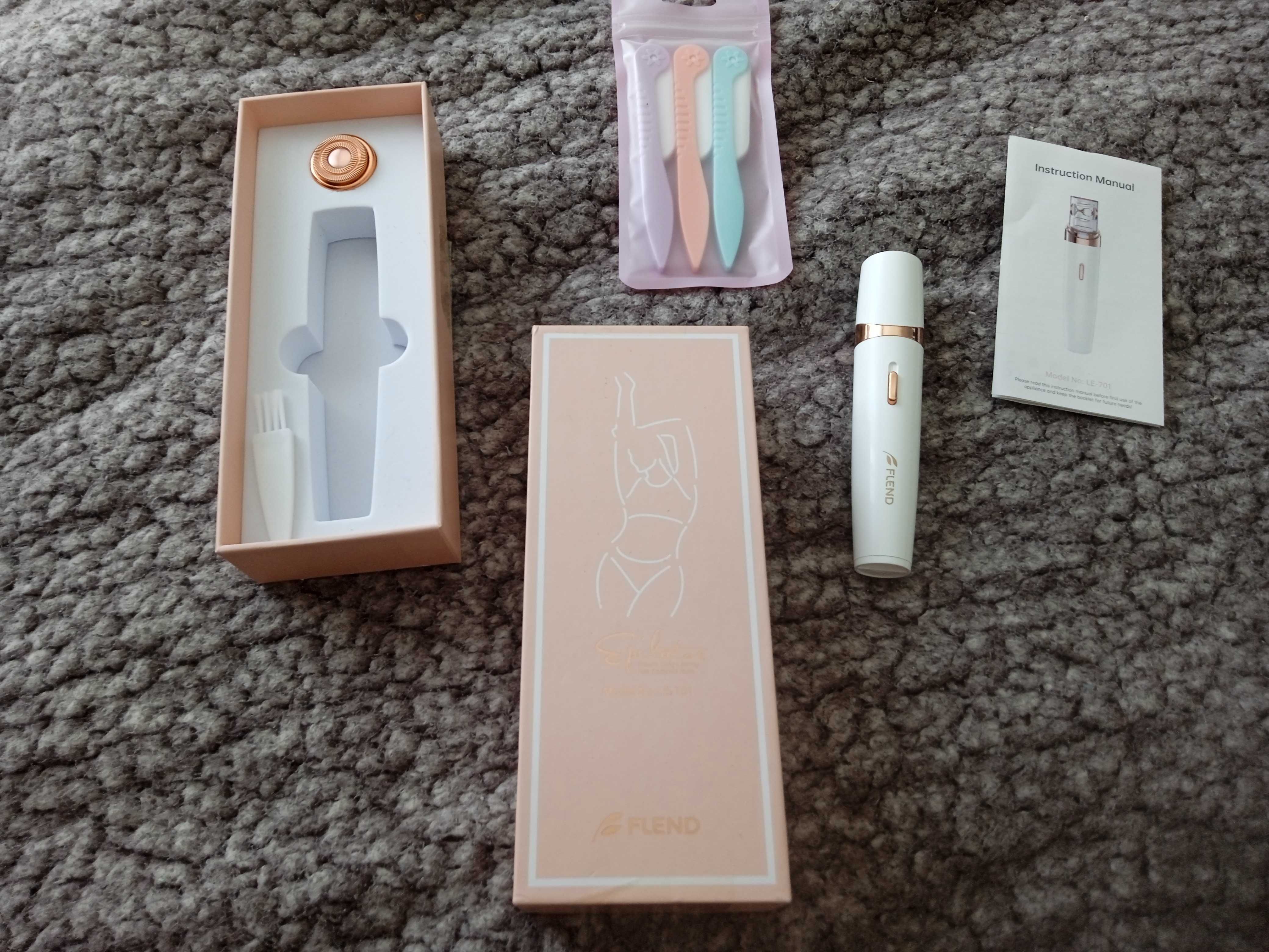 Sprzedam  mini depilator damski do twarzy