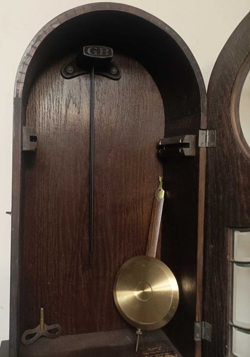 Stary zegar Babka Gustava Beckera