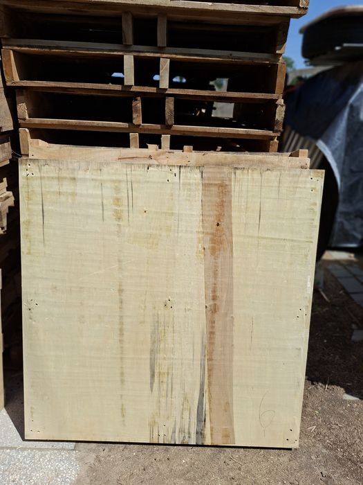 Sprzedam palety z sklejki 110*110