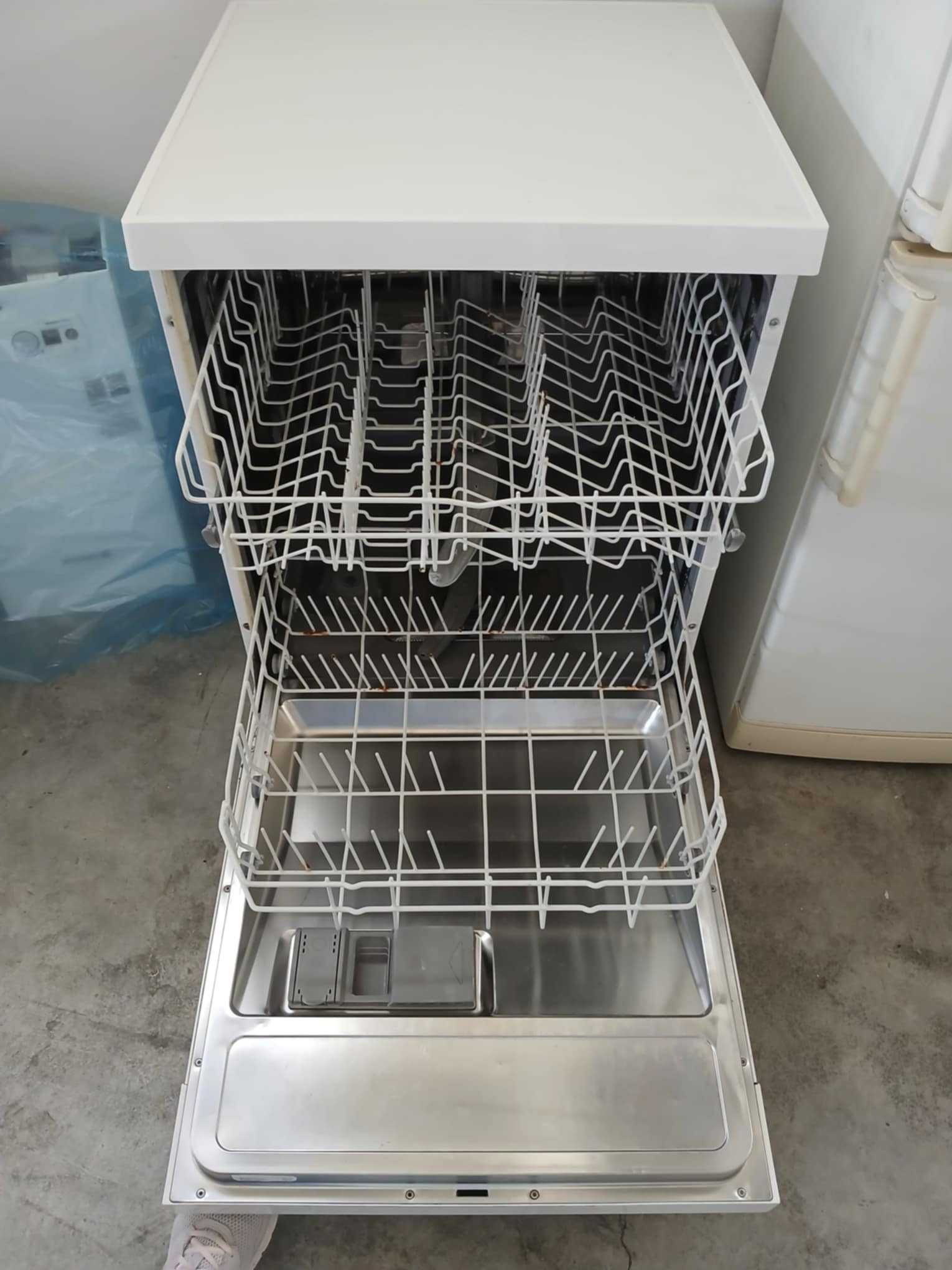 Vendo em bom estado fisico e tecnico maquina de lavar louça Bosch