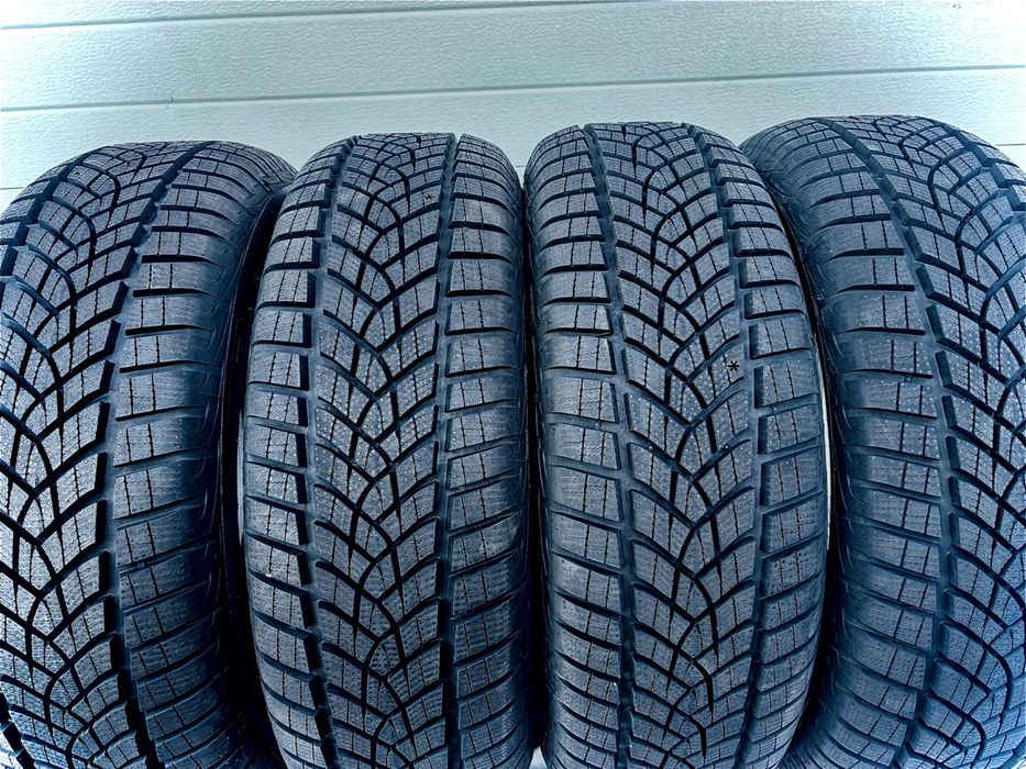 215/65R16 GoodYear UltraGrip Perf.+ NOWE