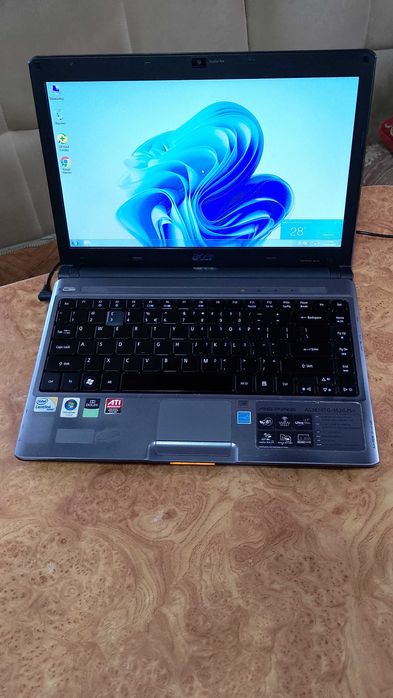 Ноутбук Acer Aspire AS3810TG-352G25n / 13,3" / Video ATI HD 4330