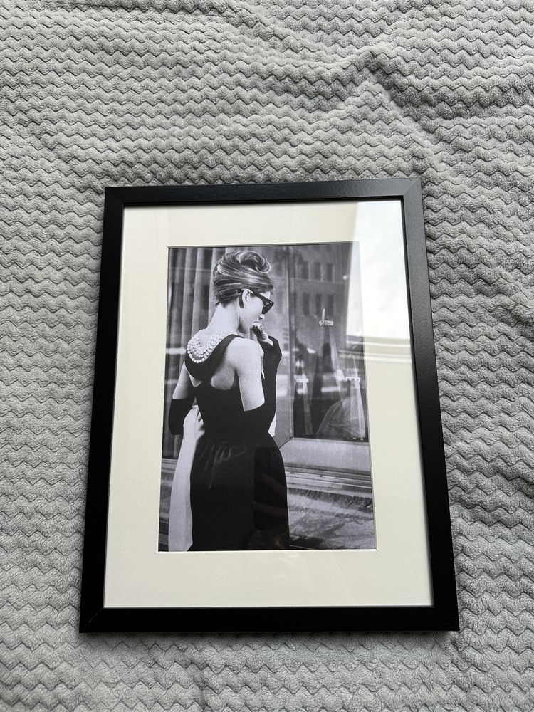 Elegancki obraz „śniadanie u Tiffany’ego” - Audrey Hepburn Westwing