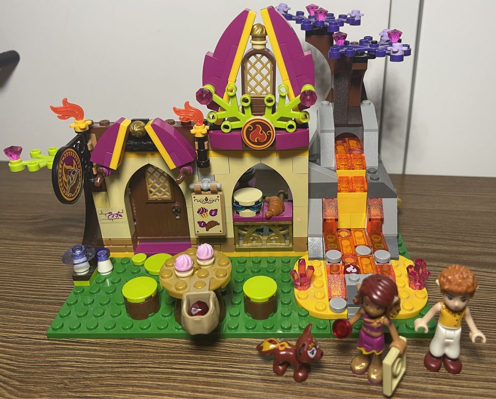 Конструктор LEGO Elves Азари и волшебная булочная (41074)